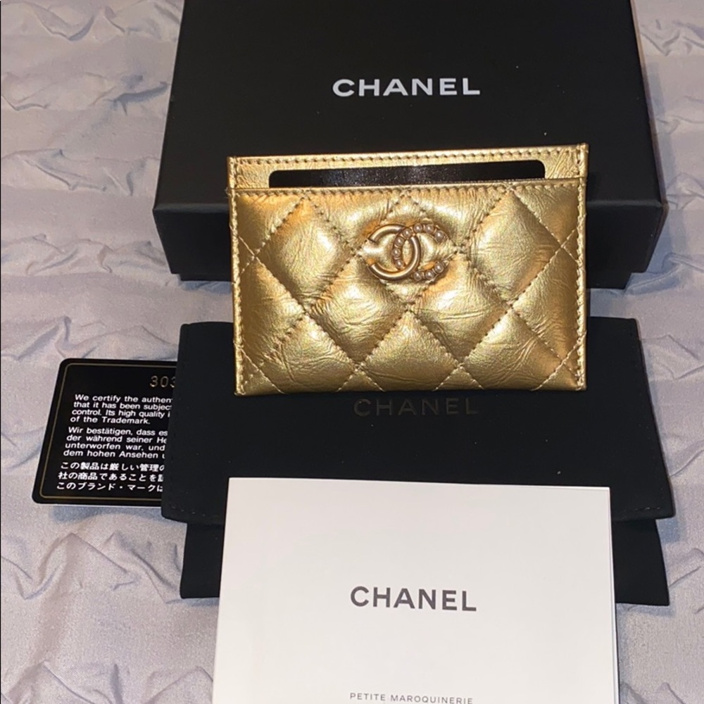 100% Authentic Chanel Pearl CC Card Holder